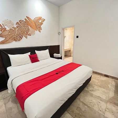Reddoorz Near Kantor Walikota Manado Exterior photo