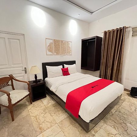 Reddoorz Near Kantor Walikota Manado Exterior photo